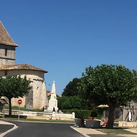 La Maison Aux Volets Bleus