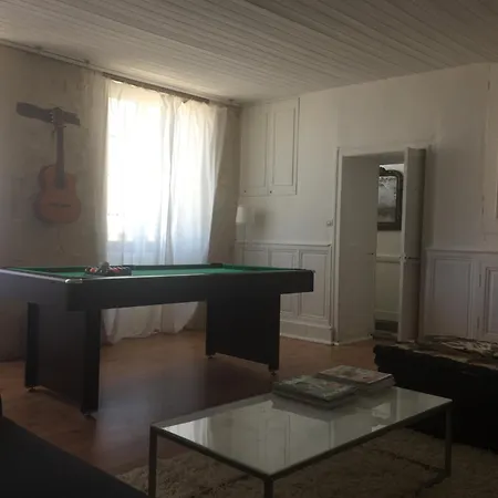 La Maison Aux Volets Bleus Saint-Martin-de-Gurçon